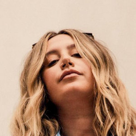 Nacktes geleaktes OnlyFans-Foto von Ashley Tisdale