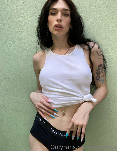 Nacktes geleaktes OnlyFans-Foto von Tsgirlrubi