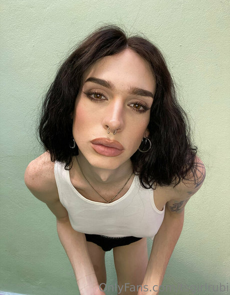 Nacktes geleaktes OnlyFans-Foto von Tsgirlrubi