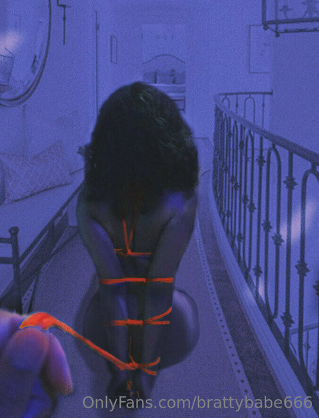 Nacktes geleaktes OnlyFans-Foto von Brattybabe666