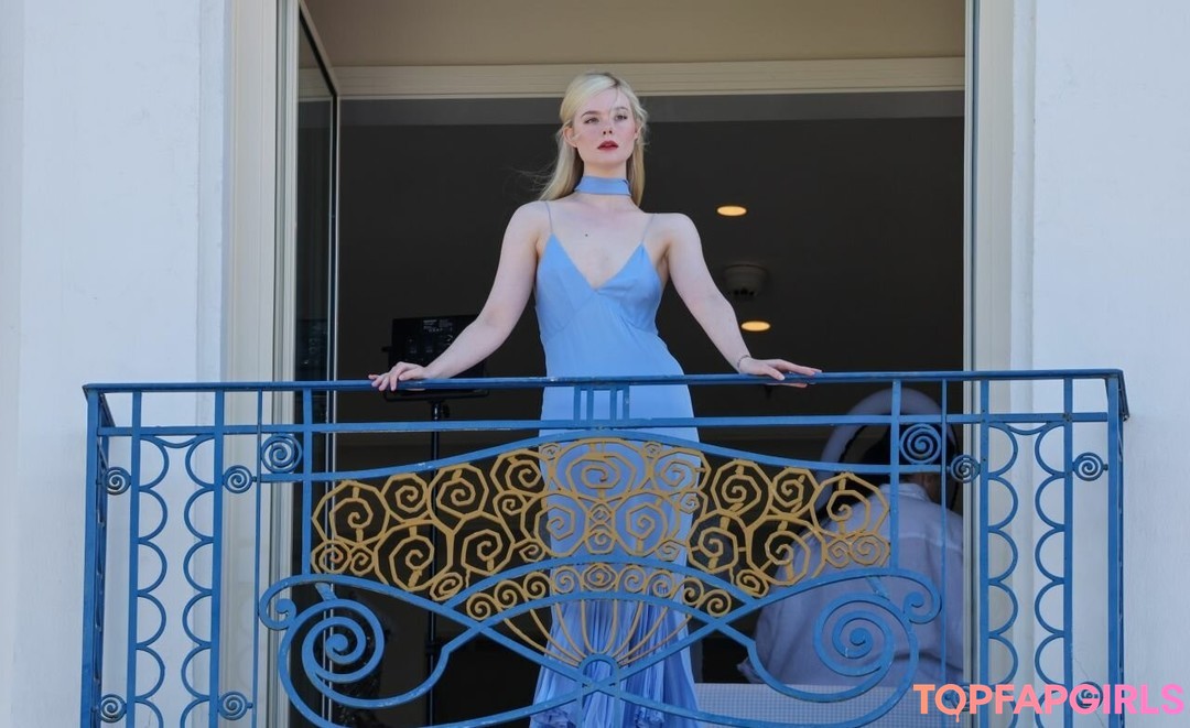 Nacktes geleaktes OnlyFans-Foto von Elle Fanning #1009
