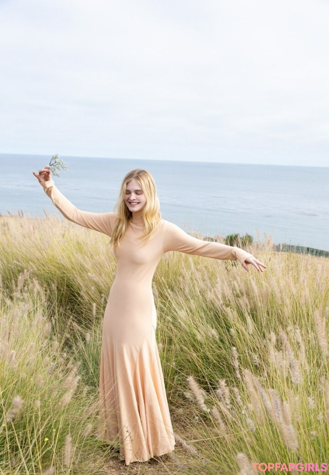 Nacktes geleaktes OnlyFans-Foto von Elle Fanning #1058