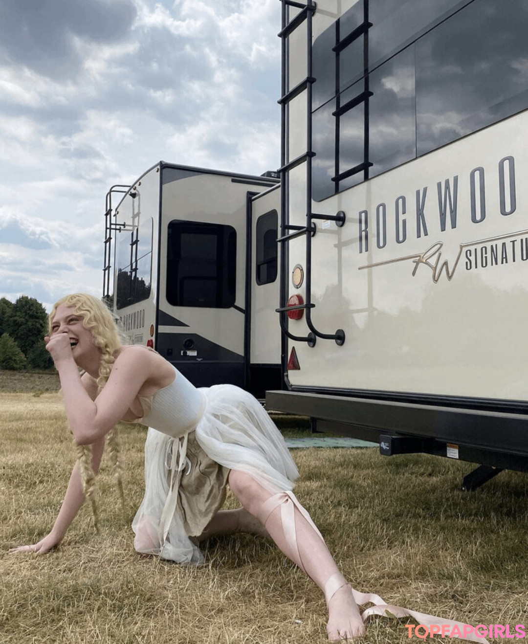 Nacktes geleaktes OnlyFans-Foto von Elle Fanning #1077