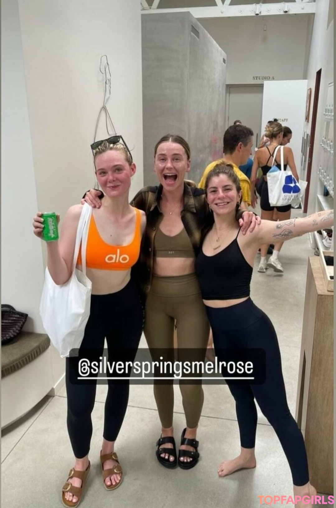 Nacktes geleaktes OnlyFans-Foto von Elle Fanning #1141