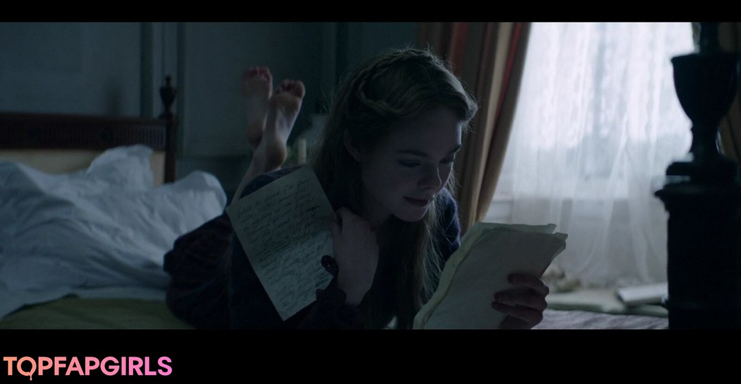 Nacktes geleaktes OnlyFans-Foto von Elle Fanning #1211