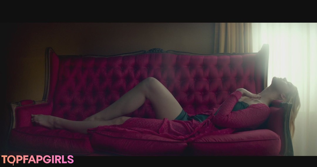 Nacktes geleaktes OnlyFans-Foto von Elle Fanning #1224