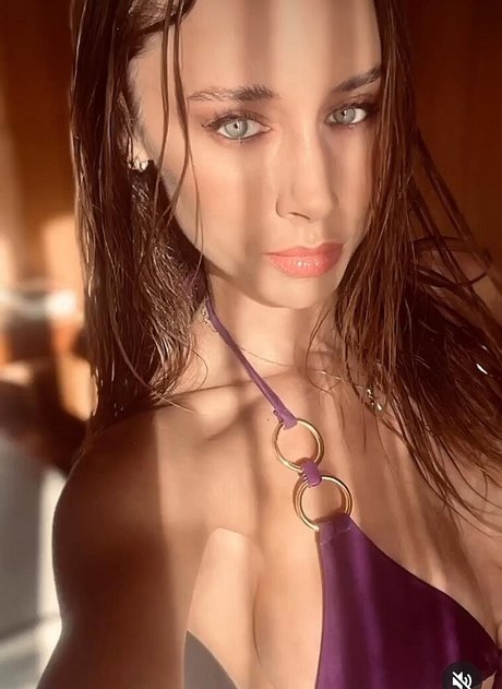 Una Healy
