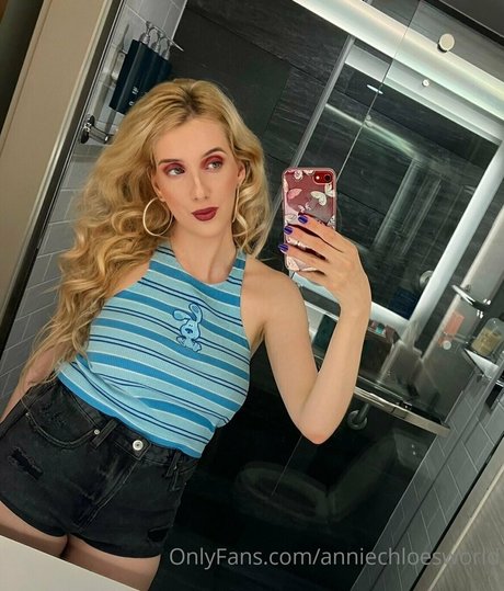 Nacktes geleaktes OnlyFans-Foto von Anniechloesworld