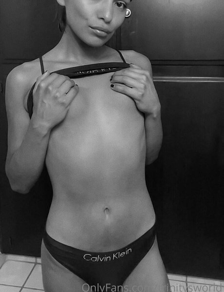 Nacktes geleaktes OnlyFans-Foto von Beautywithtrinity