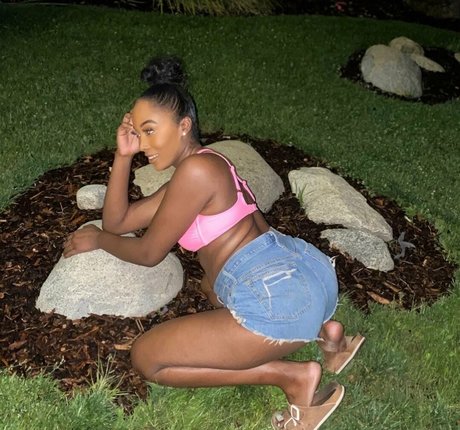 Nacktes geleaktes OnlyFans-Foto von Waveysolezz