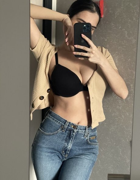 Nacktes geleaktes OnlyFans-Foto von Camilla