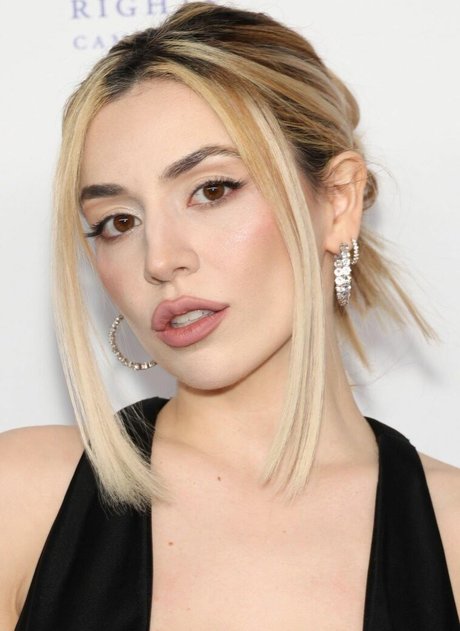 Ava Max