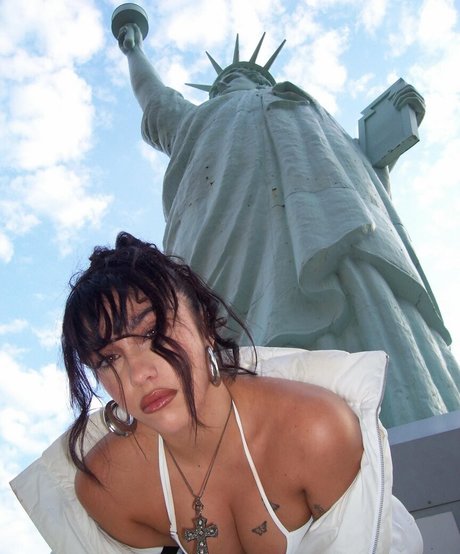Nacktes geleaktes OnlyFans-Foto von Lourdes Leon