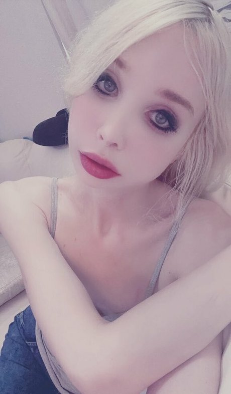 Nacktes geleaktes OnlyFans-Foto von Sarina Valentina