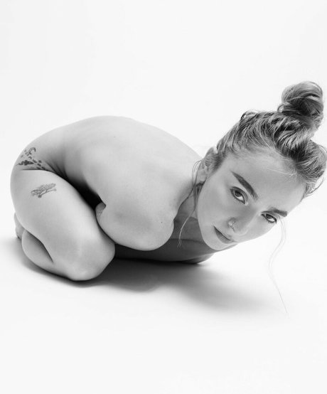 Nacktes geleaktes OnlyFans-Foto von Eliza Grace