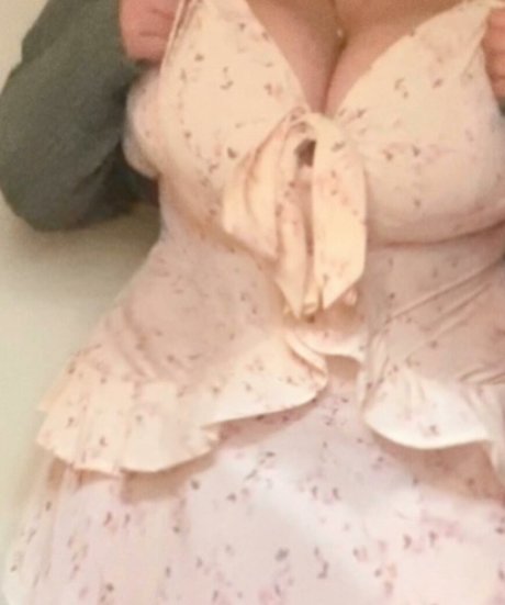 Nacktes geleaktes OnlyFans-Foto von Nikkie Ginger