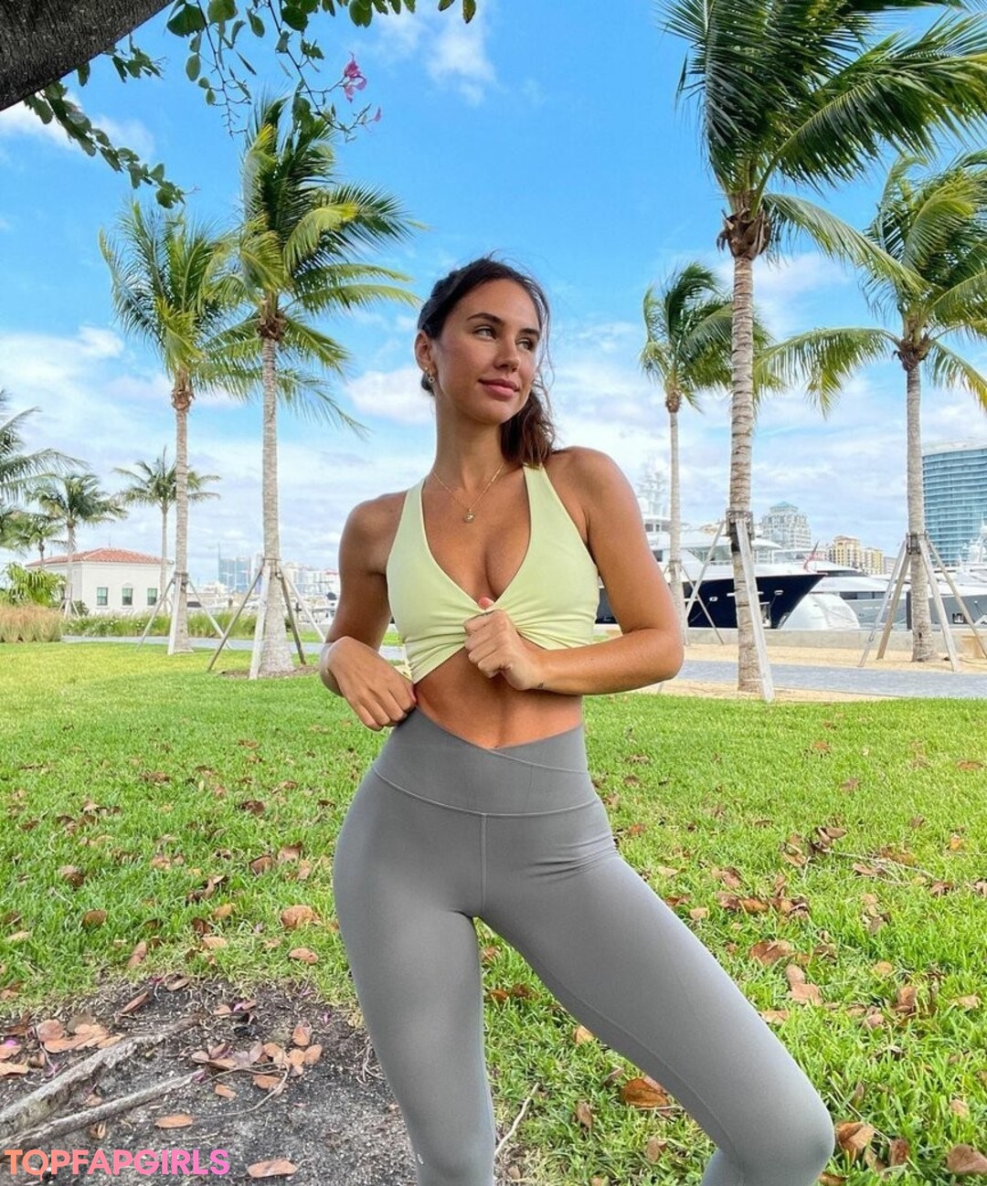 Nacktes geleaktes OnlyFans-Foto von Brit Manuela #1044