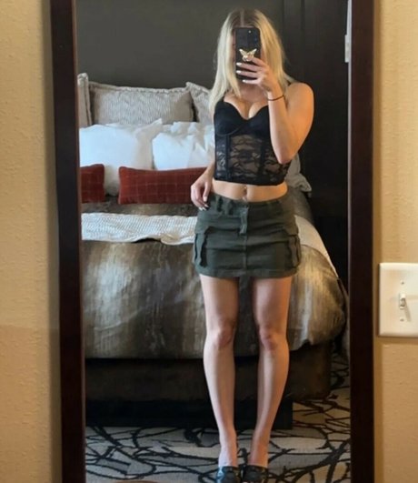 Nacktes geleaktes OnlyFans-Foto von Hailsbee