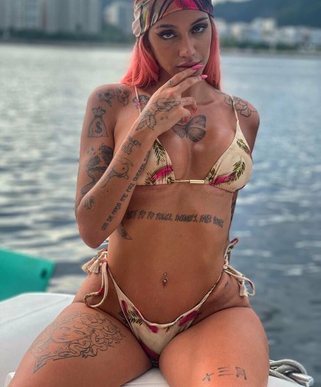 Nacktes geleaktes OnlyFans-Foto von Azzy
