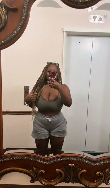 Nacktes geleaktes OnlyFans-Foto von Msolurin