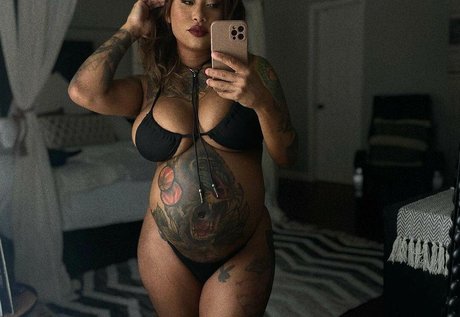 Nacktes geleaktes OnlyFans-Foto von Serenity Snow