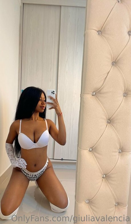 Nacktes geleaktes OnlyFans-Foto von Giuliavalencia