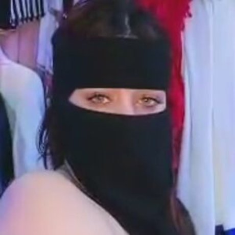 Nacktes geleaktes OnlyFans-Foto von Arab Camgirl