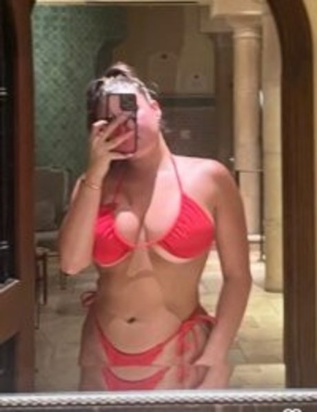 Nacktes geleaktes OnlyFans-Foto von Kalani Hilliker