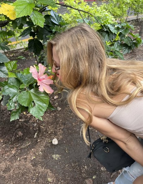 Nacktes geleaktes OnlyFans-Foto von Freemollypills