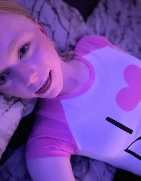 Nacktes geleaktes OnlyFans-Foto von Rose Oats