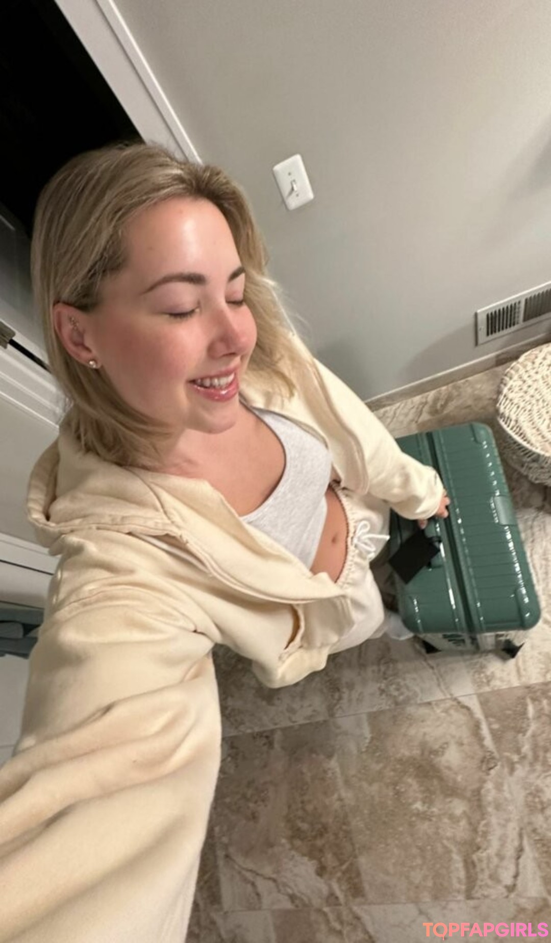 Nacktes geleaktes OnlyFans-Foto von Pineapplebrat #1223