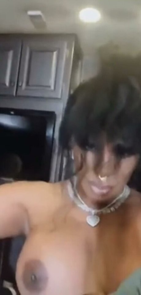 Nacktes geleaktes OnlyFans-Foto von K Michelle