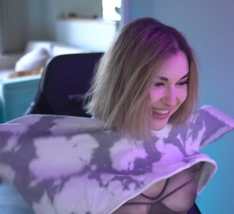 Nacktes geleaktes OnlyFans-Foto von Arina Berdnikova