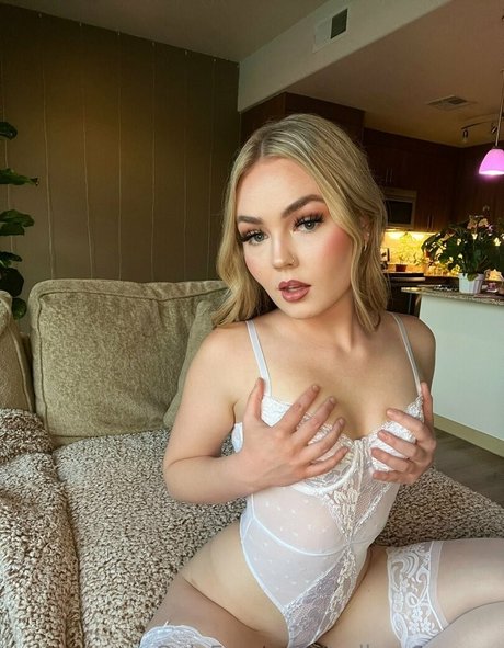 Nacktes geleaktes OnlyFans-Foto von Collegepussyy