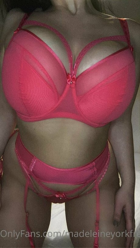 Nacktes geleaktes OnlyFans-Foto von Madeleineyorkfree