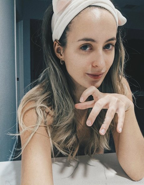 Nacktes geleaktes OnlyFans-Foto von Rosiebones