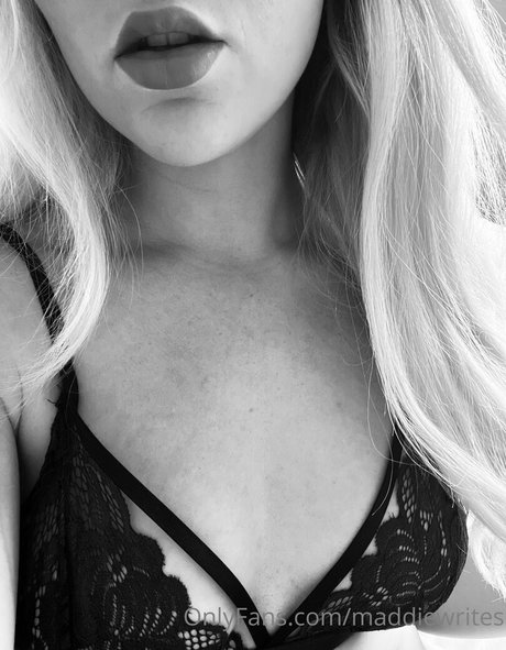 Nacktes geleaktes OnlyFans-Foto von Maddiewrites