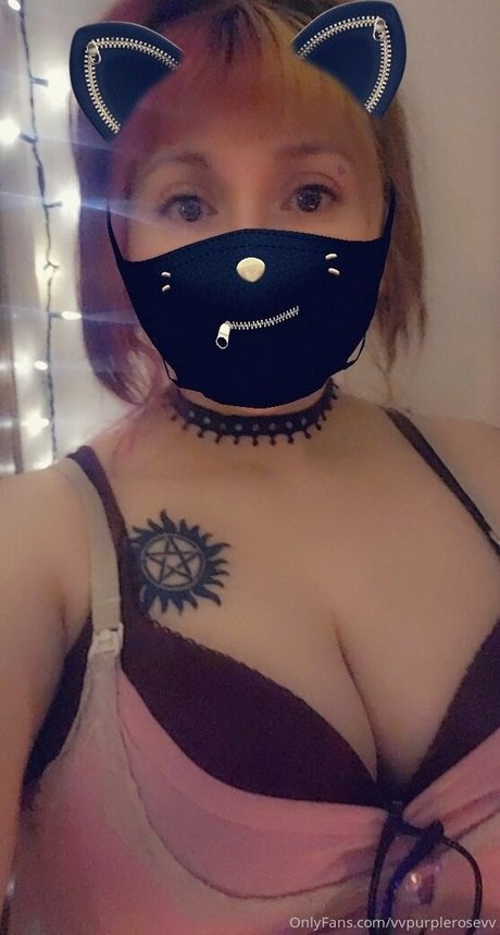 Nacktes geleaktes OnlyFans-Foto von Vvpurplerosevv