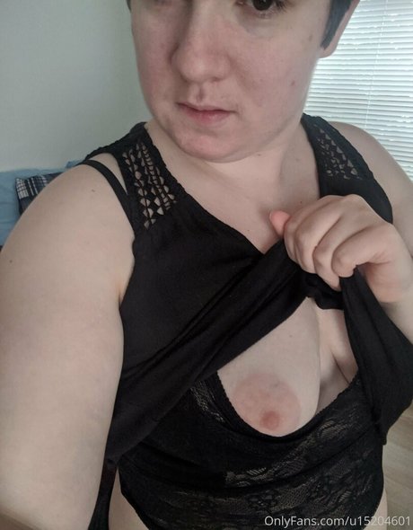 Nacktes geleaktes OnlyFans-Foto von Wednesdayeve