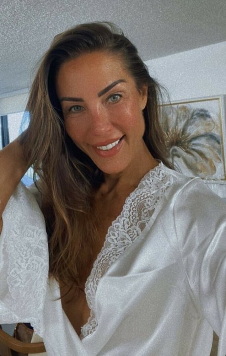 Nacktes geleaktes OnlyFans-Foto von Fernanda Agnes