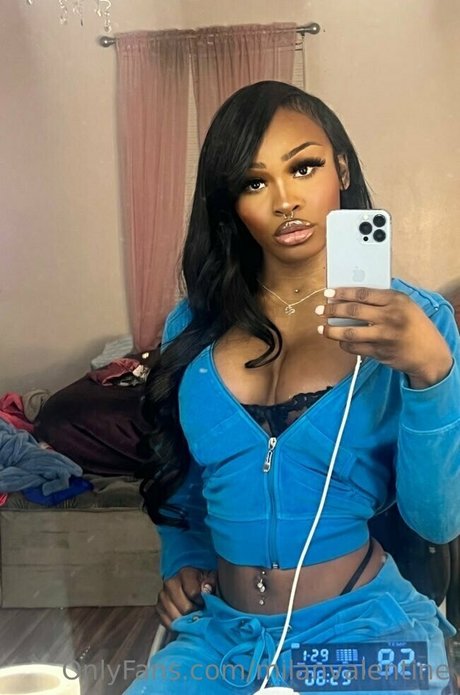Nacktes geleaktes OnlyFans-Foto von Milanvalentine