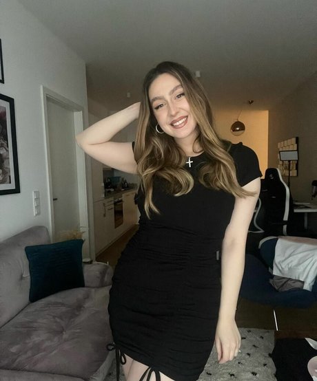 Nacktes geleaktes OnlyFans-Foto von Troubleinc