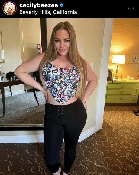 Nacktes geleaktes OnlyFans-Foto von Cbeezeec
