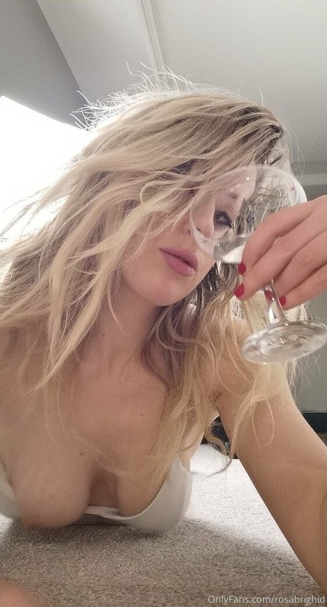 Nacktes geleaktes OnlyFans-Foto von Rosabrighid