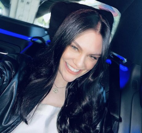 Nacktes geleaktes OnlyFans-Foto von Jessie J