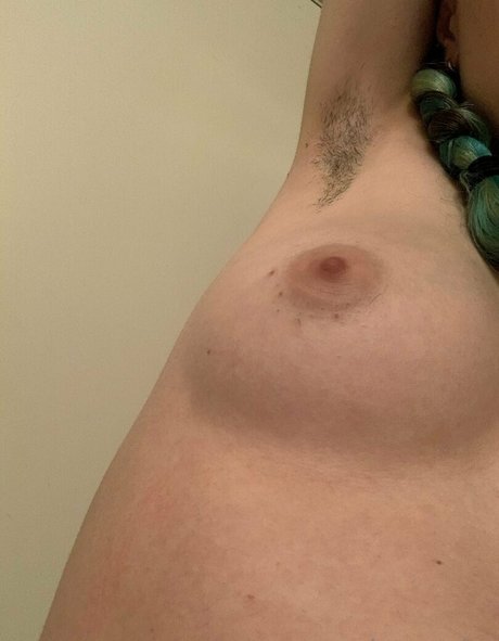 Nacktes geleaktes OnlyFans-Foto von Corrinvalentinecosplay