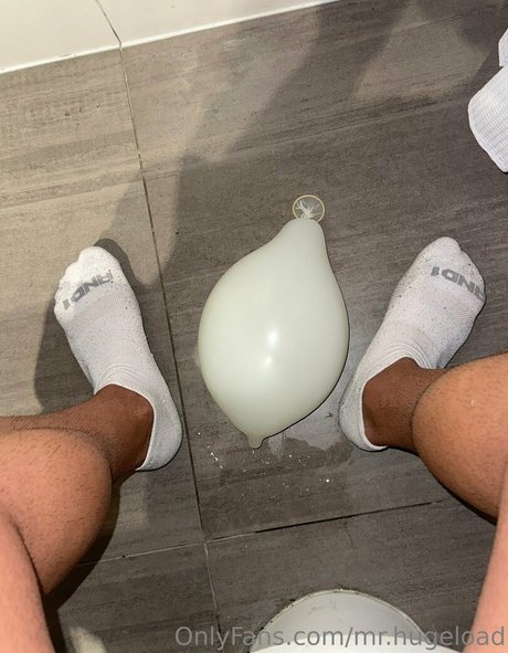 Nacktes geleaktes OnlyFans-Foto von Mrhugeload