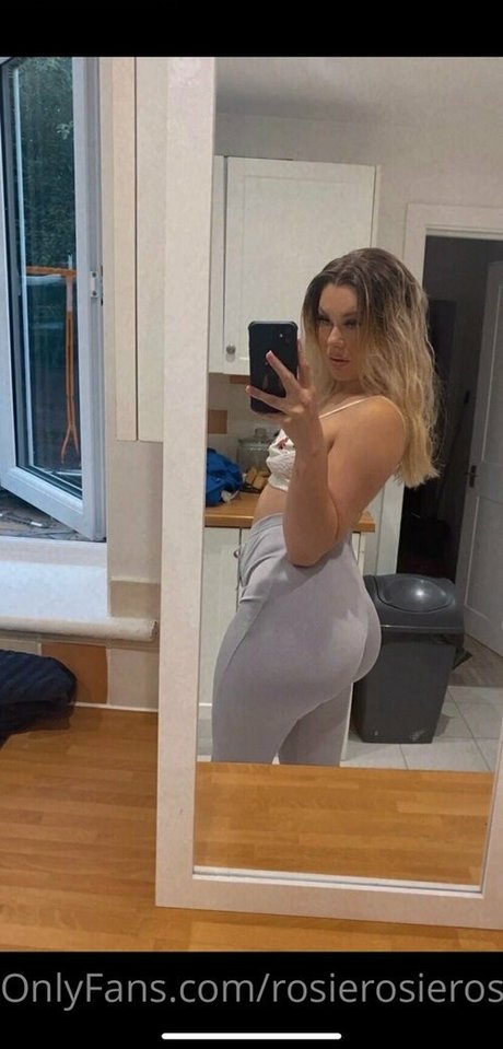 Nacktes geleaktes OnlyFans-Foto von Rosierosierosiexoxo