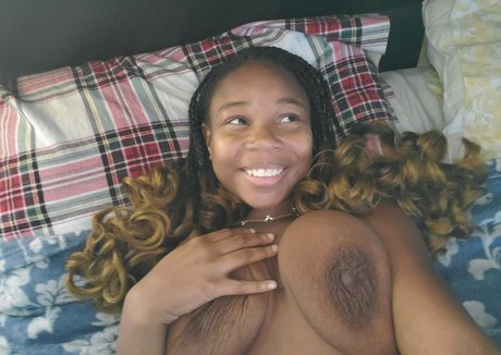 Nacktes geleaktes OnlyFans-Foto von Mochaaugust