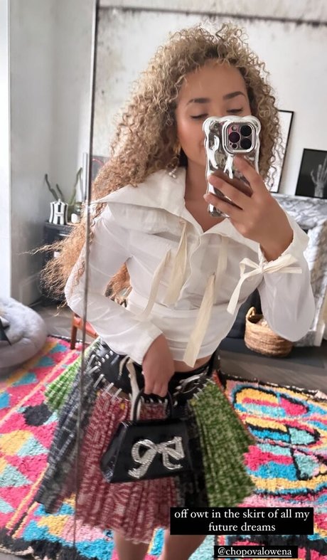 Ella Eyre